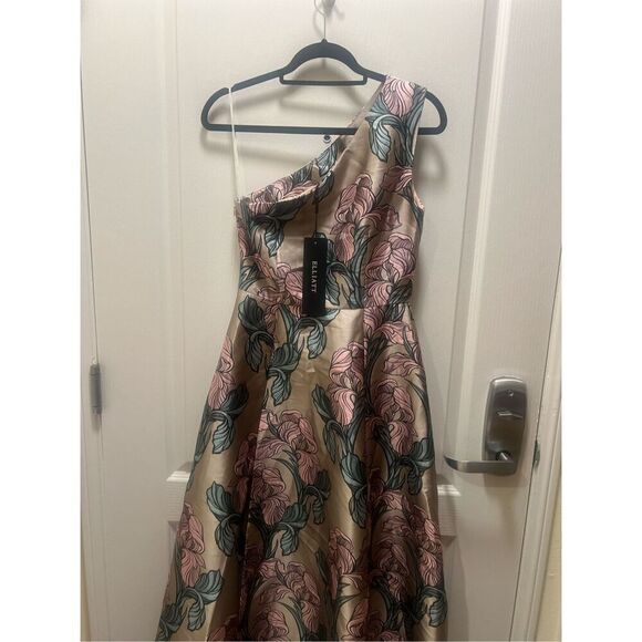 Elliatt Audrey One-shoulder maxi dress Dress Purple Wedding Guest size S NWT$349 - Picture 5 of 8